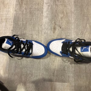 Unisex Size M 7.5 (W 8.5) Jordan Low Top (Used)