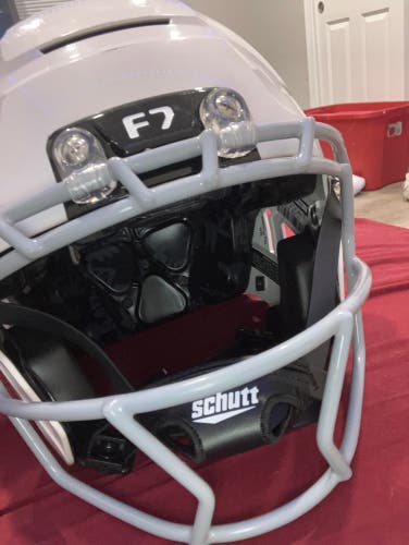 White Youth Large Schutt F7 2.0 Helmet (New)