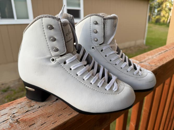 Jackson Ultima Debut Figure Skates C Adult 7.5 (Used) — BOOT ONLY