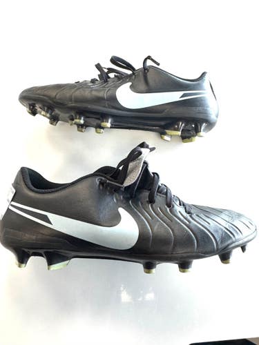 Used Nike Soccer Cleats Black Senior 8 11860-S000311592