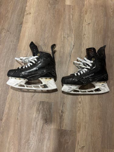 2022 Bauer Supreme Mach Hockey Skates 9.5 (Used)