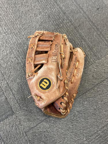 Used Wilson A2975 BB/SB Glove RH Throw Brown 11 1/2" 11614-S000239641