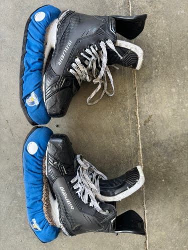 Black/Gray 2024 Bauer Supreme Shadow Hockey Skates Size 6 (Used)