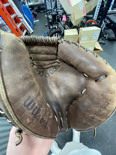 Used Wilson A800 BB/SB Catchers RH Throw Brown 32" 11337-S000491069