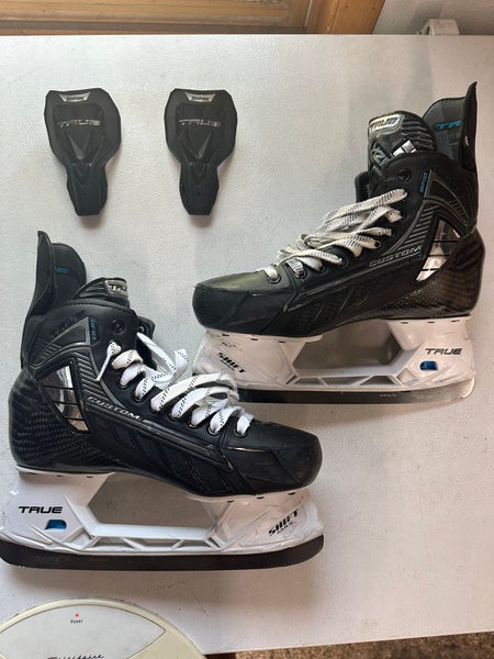True Pro Custom Hockey Skates Pro Stock 9 (Used)