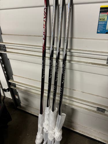 Intermediate Bauer Vapor Flylite Right Handed Hockey Stick P92 65 Flex (New)