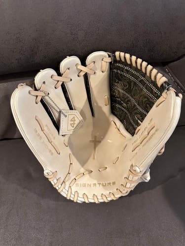 44 Pro Signature Series Custom LHT Pitcher's Baseball Glove 12.25" (New)