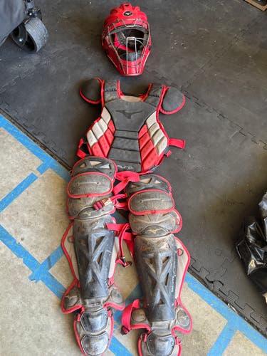 Red Mizuno Samurai Catcher's Set (Used)