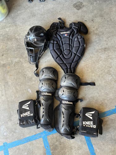 Black Wilson Catcher's Set (Used)