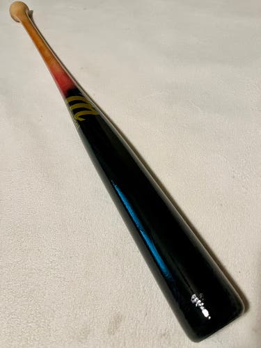 Marucci 33.5”/31oz Pro Cut Maple Wood Baseball Bat Blem Black/Red Natural