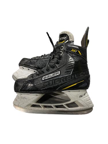 Used Bauer M1 Junior Hockey Skate Junior 03.5 11847-S000036850
