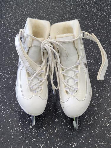 Used Jackson SOFTEC WomensFigure Skate White Senior 9 11849-S000041717