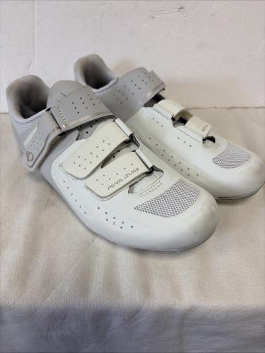 EURO Size 41 U.S. Womens Size 9.5 PEARL iZUMi Road Bike Shoes