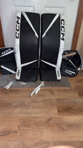 34" 2022 CCM Axis 2 Regular Goalie Full Set Pro Stock (Used)