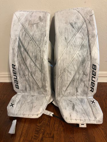 33" Bauer Vapor X5 Pro Goalie Leg Pads (Used)