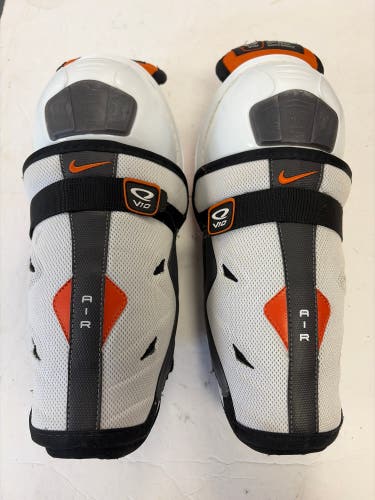 Junior Nike Quest V-10 10" Shin Pads (Used)