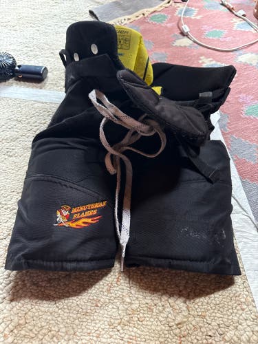 Junior Medium Bauer Supreme 2S Pro Hockey Pants (Used)