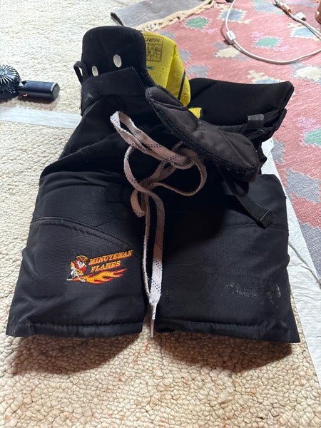 Junior Medium Bauer Supreme 2S Pro Hockey Pants (Used)