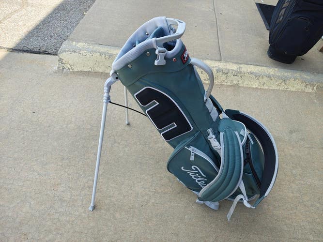 Titleist Players 4 Divider Dual Strap Stand Bag Bag Eucalyptus Nice