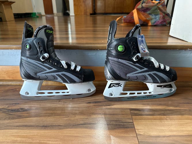 Reebok 9K Hockey Skates Size 4.5 D (New)