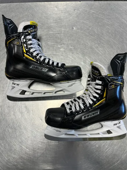 Like new Bauer Supreme 2S Senior Skates Size 11