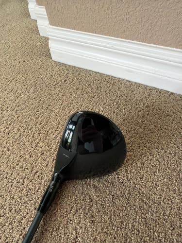 Men's Titleist TSR2 Right Handed Fairway Wood 3 Wood Graphite Shaft (Used)