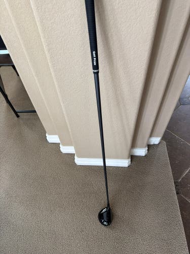 Men's Titleist TSR2 Right Handed Fairway Wood 5 Wood (Used)