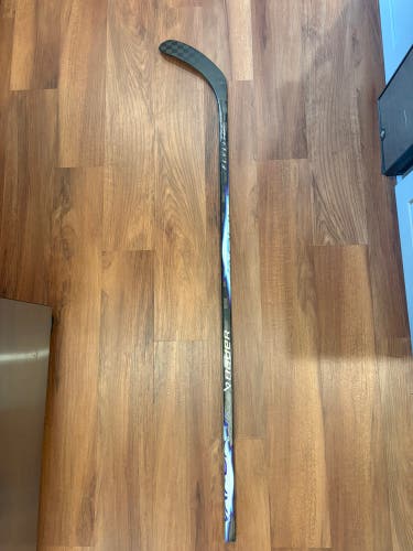 Senior Bauer Vapor Flylite Right Handed Hockey Stick P92 87 Flex Pro Stock (Used)