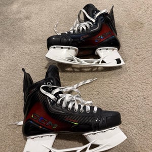 CCM JetSpeed FT8 Pro Hockey Skates Size 9 Regular