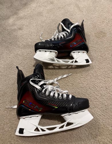 CCM JetSpeed FT8 Pro Hockey Skates Size 9 Regular