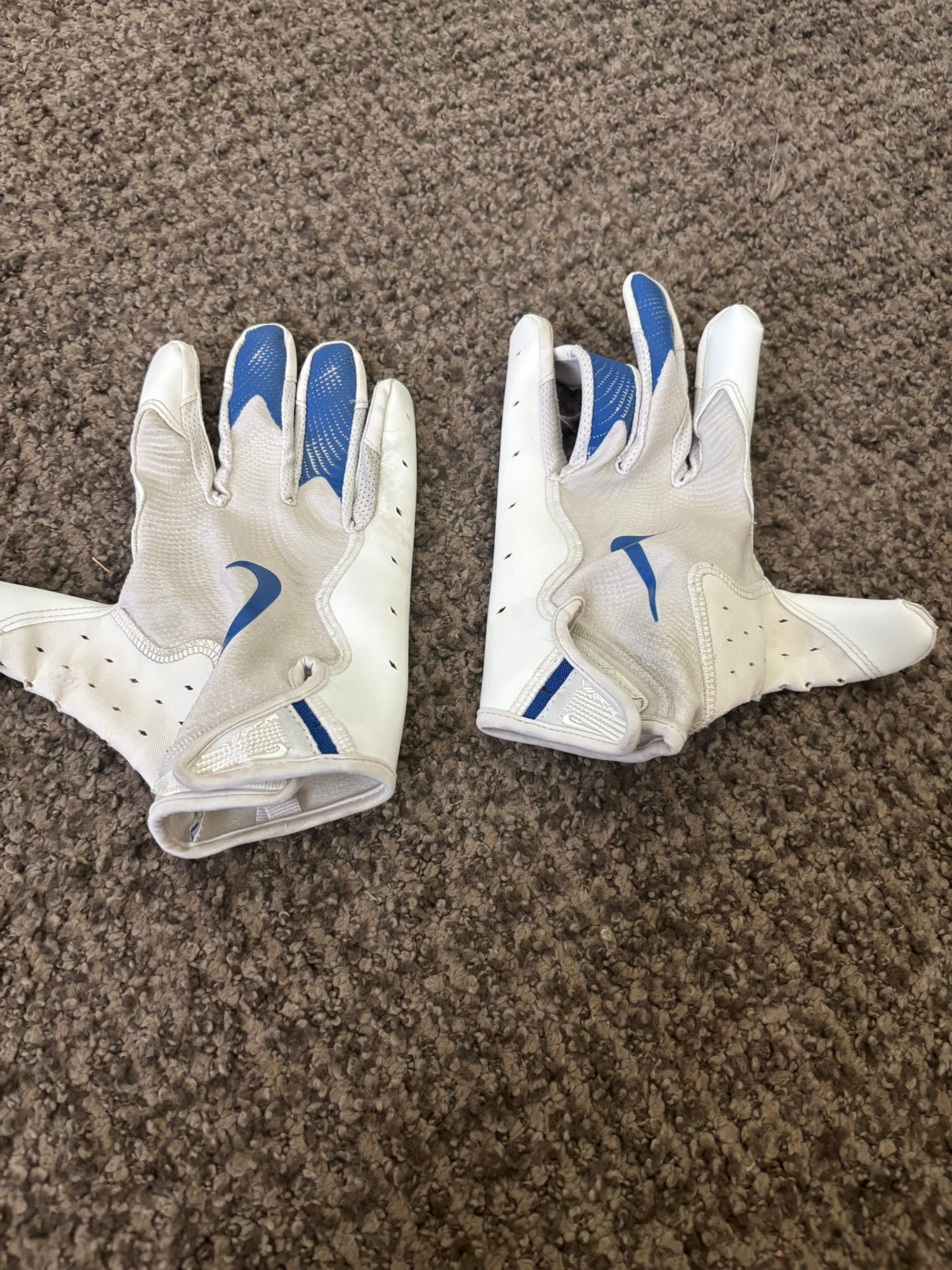 White XL Nike Vapor 3.0 Jet Gloves | SidelineSwap | Buy and Sell