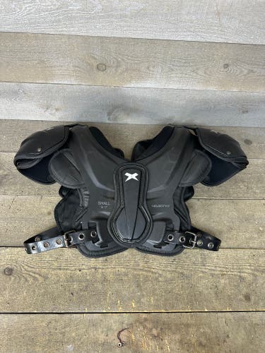 Xenith Velocity 2 Varsity Football Shoulder Pad Small 16-17" Black w/ Backplate