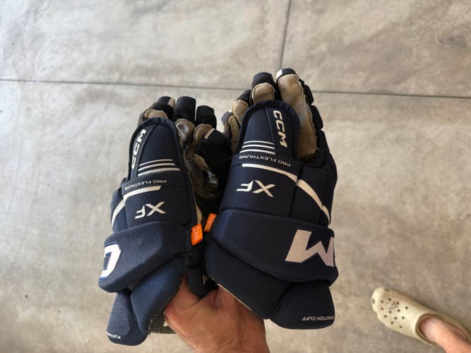 CCM Tacks XF Gloves 15" (Used)