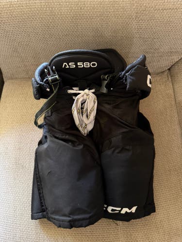 Junior Small CCM Tacks AS 580 Hockey Pants (Used)