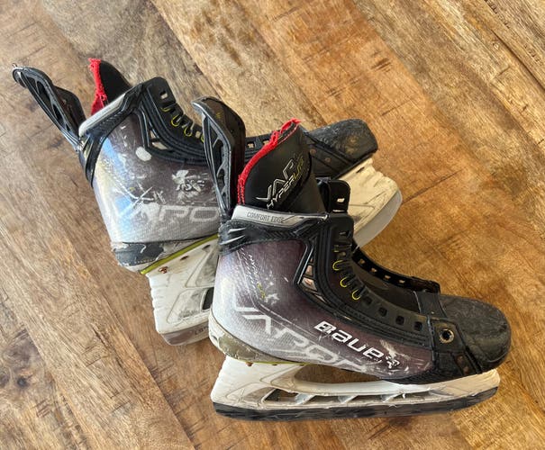 2021 Bauer Vapor Hyperlite Hockey Skates 6 (Used)