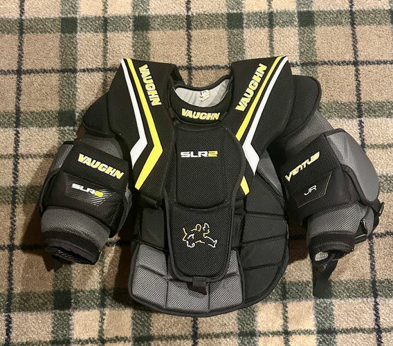 Vaughn Ventus SLR2 Junior Large hockey Goalie Chest Protector (Used) incredible condition!