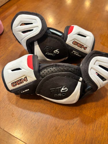 Junior Medium CCM JetSpeed FT6 Pro Elbow Pads (Used)