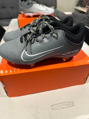 Gray Women's Size M 6.5 (W 7.5) Nike Low Top Metal (New)