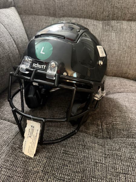 f7 football helmet large SCHUTT 2.0 COLLEGIATE BLACK ADULT Offense-Defense Sports enhancing fit and comfort Tektonic Mohawk brings the athlete unmatched protection Schutt Adult F7 VTD Football
