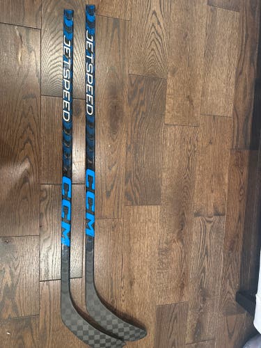 Youth CCM JetSpeed Right Handed Hockey Stick P28 30 Flex (Used)