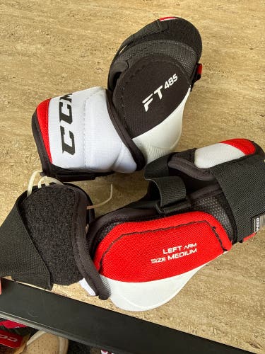 Senior Medium CCM JetSpeed FT485 Elbow Pads (New)