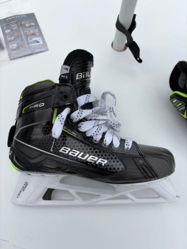 Bauer Pro Senior Goalie Skates size 9 fit 2