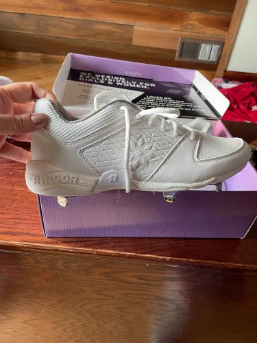 Rip It White Women's Size M 9.0 (W 10.0) Ringor Low Top Metal Fastpitch Softball Cleats (New)