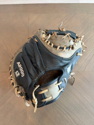 Wilson A2000 RH Catcher's Baseball Glove 34" (Used)