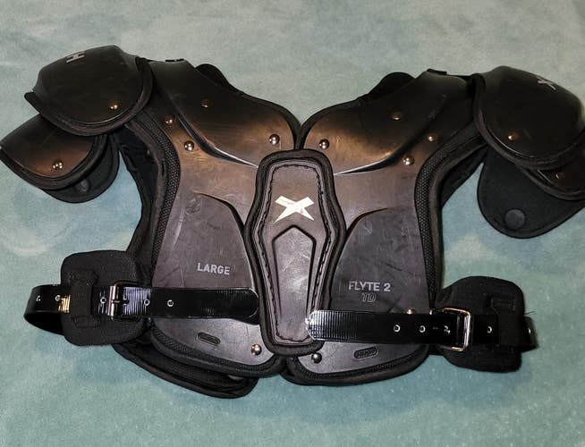 Large Youth Xenith Flyte 2 TD Shoulder Pads (Used)