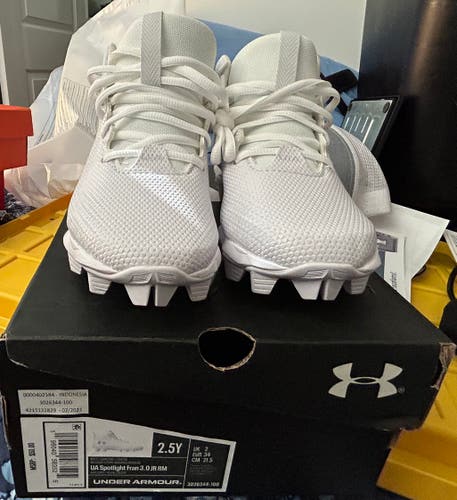 Under Armour Spotlight Franchise 3.0 JR RM Football Cleats | White | Size 2.5Y | NEW IN BOX