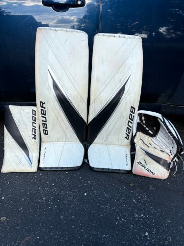 34" 2023 Bauer Hyperlite 2 Regular Goalie Full Set (Used)