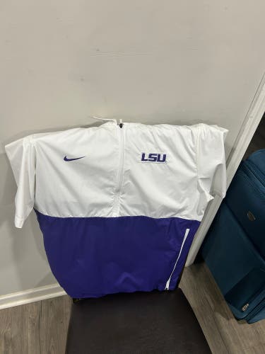 White XL Men's Nike Shirt (Used)