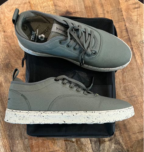Men's Size M 11.0 (W 12.0) True Golf Shoes (New)