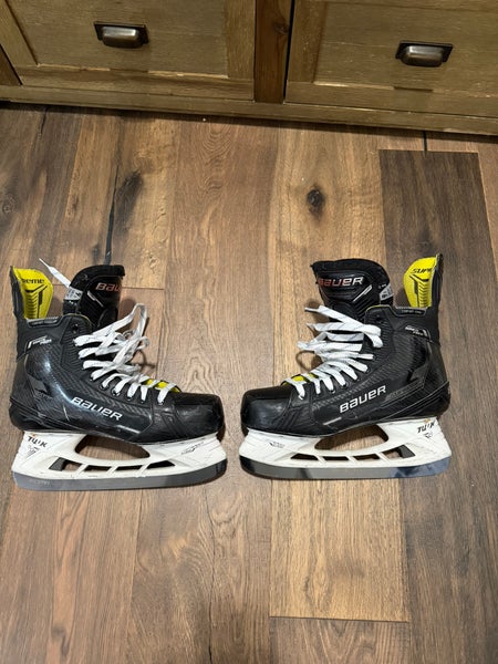 Bauer Supreme Ignite Pro+ Hockey Skates Regular Width 9.5 (Used)